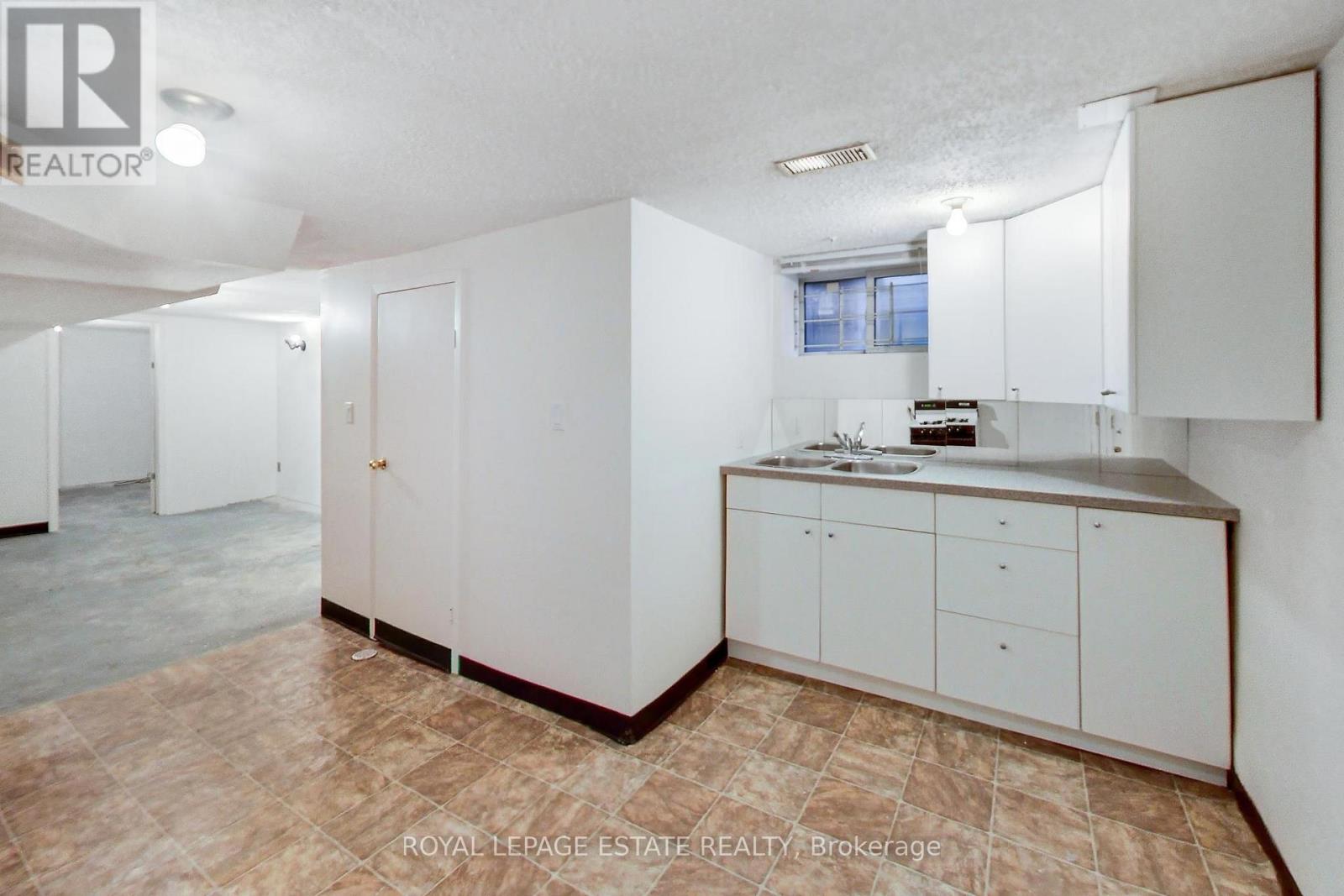 20 Stephenson Avenue, Toronto, Ontario  M4C 1G1 - Photo 22 - E13837722