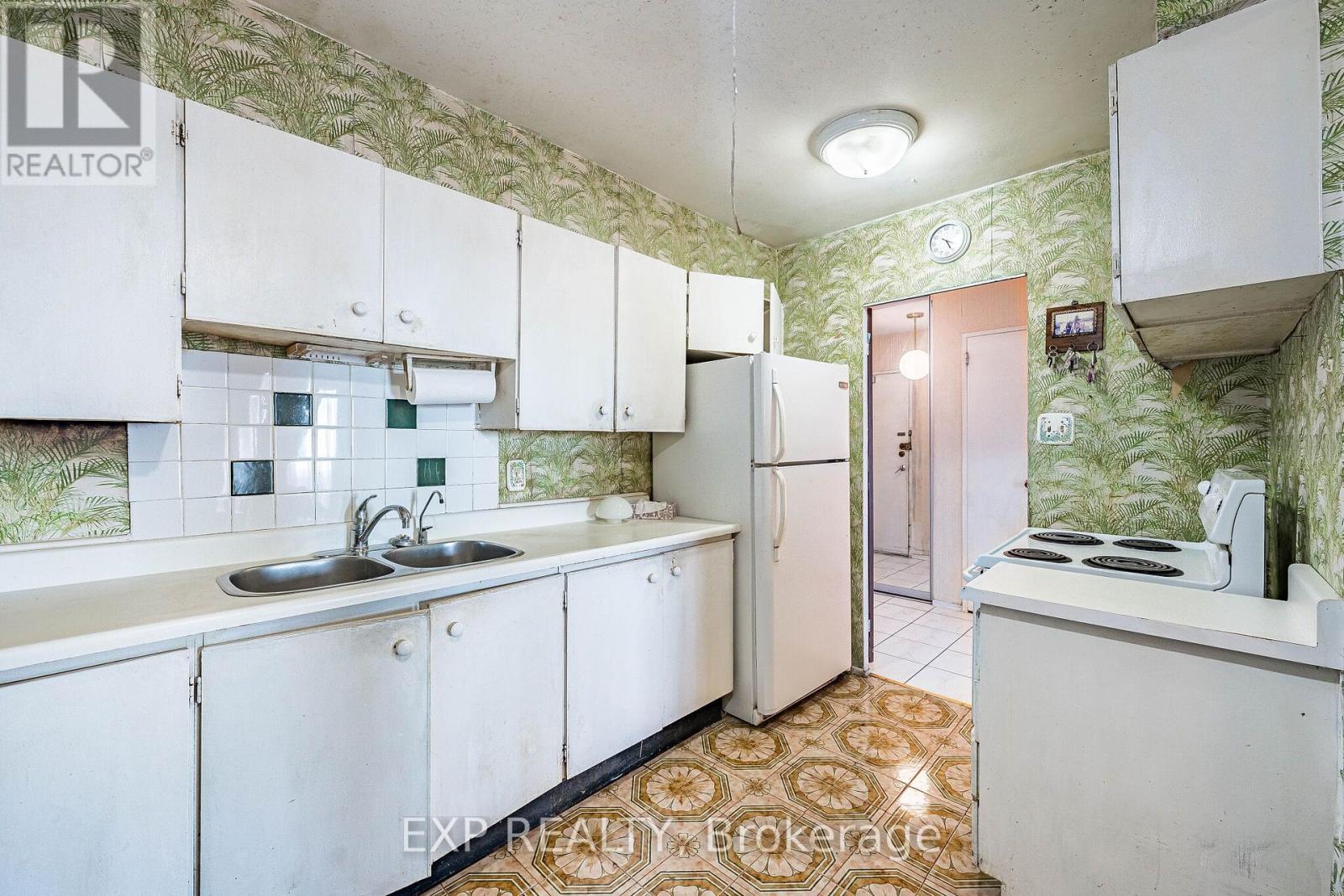 2412 - 85 Emmett Avenue, Toronto, Ontario  M6M 5A2 - Photo 18 - W13824618