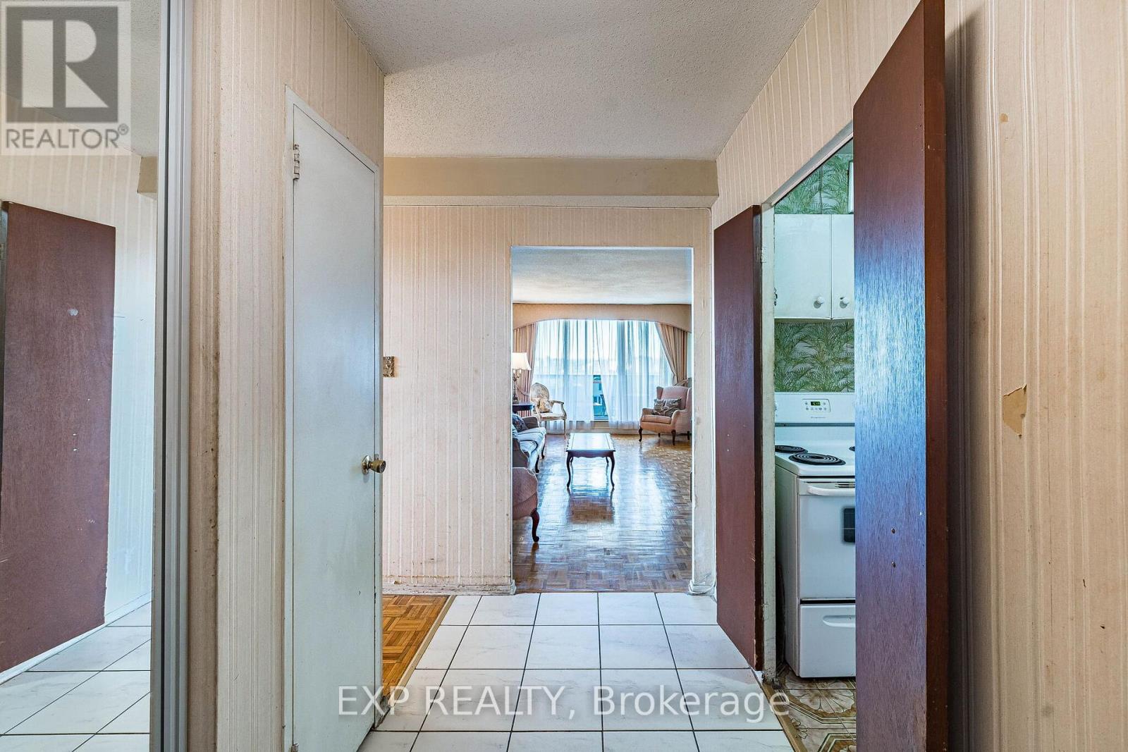2412 - 85 Emmett Avenue, Toronto, Ontario  M6M 5A2 - Photo 8 - W13824618