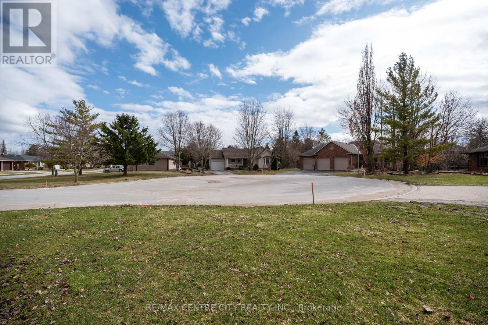 2 Kennedy Court, Middlesex Centre, Ontario  N0M 2A0 - Photo 8 - X13837740