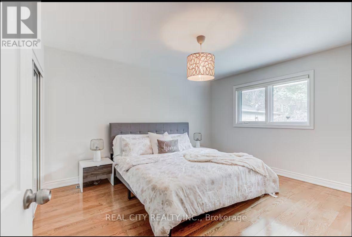 Main - 96 Wyndcliff Crescent, Toronto, Ontario  M4A 2K2 - Photo 13 - C13837730