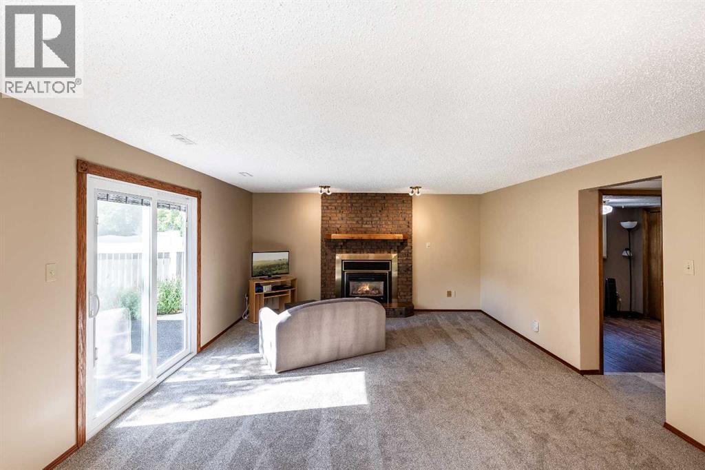 93 Shaw Crescent SE