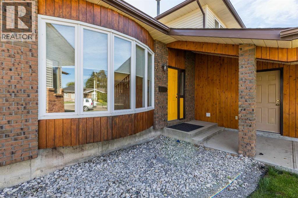 93 Shaw Crescent SE