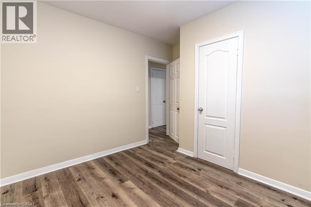 499 East 16th Street, Hamilton, Ontario  L9A 4K9 - Photo 15 - 40867137