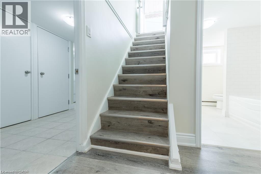 499 East 16th Street, Hamilton, Ontario  L9A 4K9 - Photo 21 - 40867137