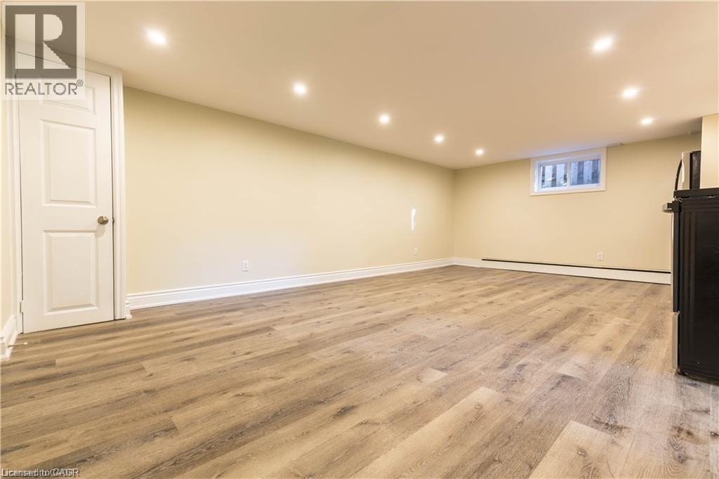 499 East 16th Street, Hamilton, Ontario  L9A 4K9 - Photo 25 - 40867137