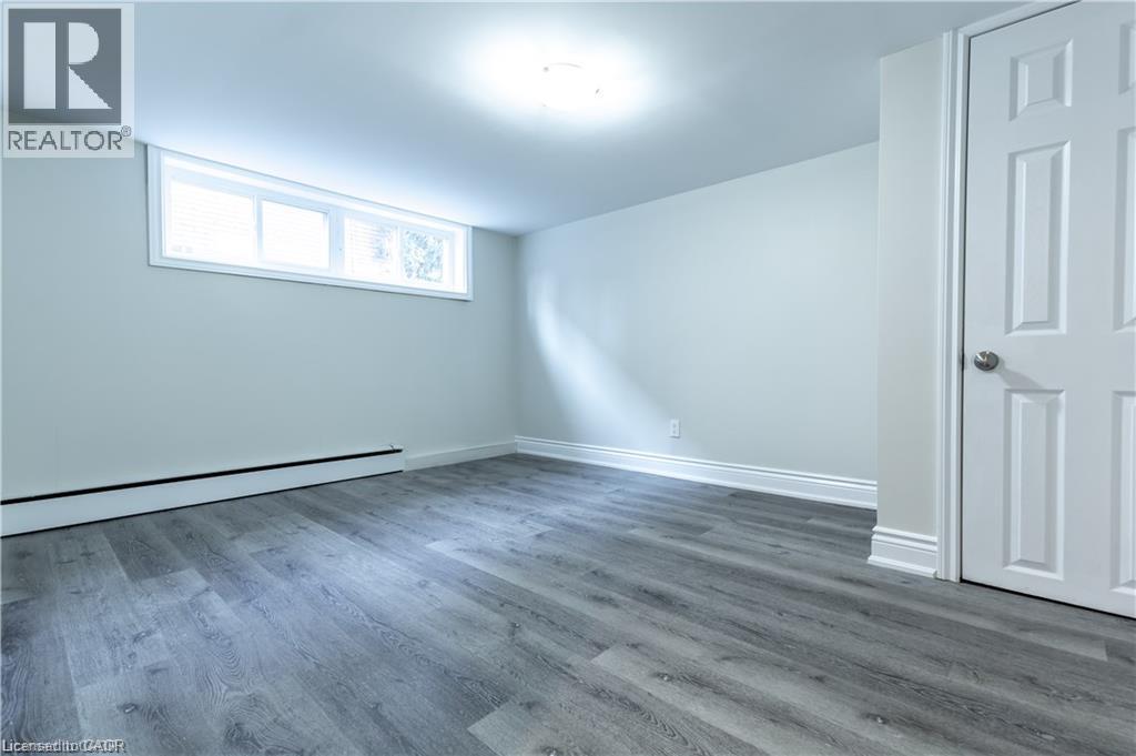 499 East 16th Street, Hamilton, Ontario  L9A 4K9 - Photo 32 - 40867137