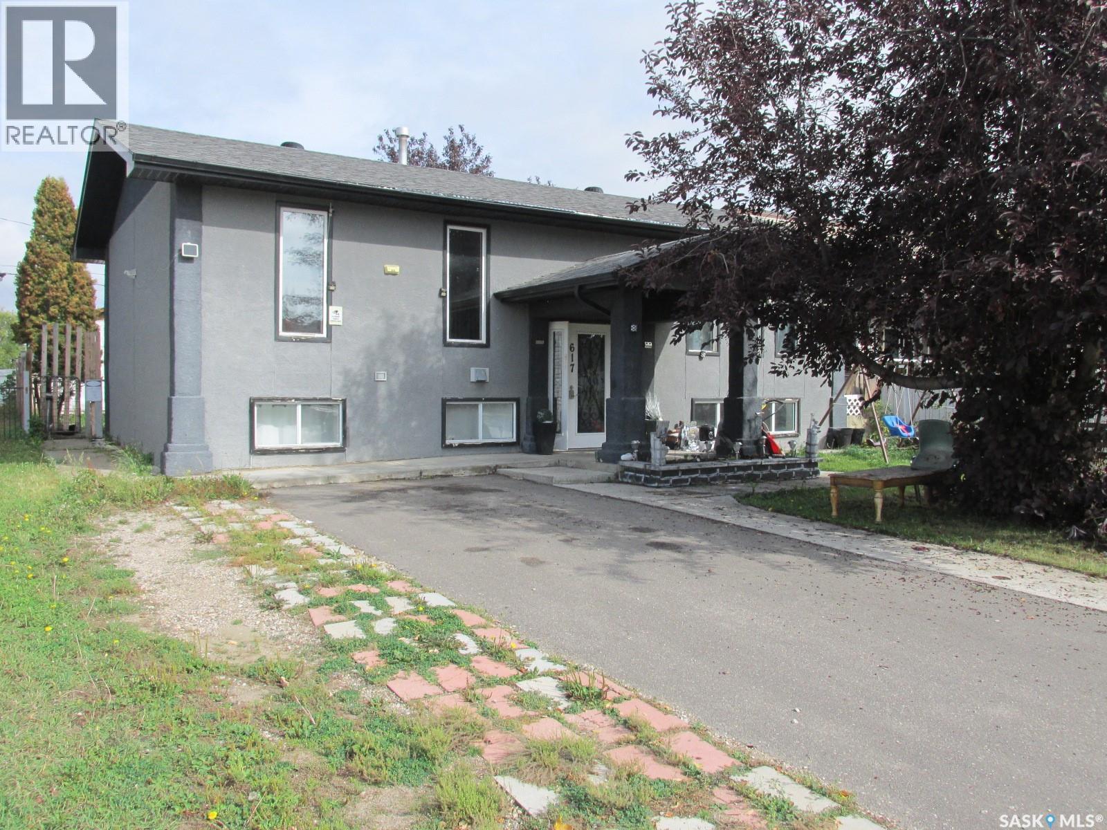 617 8th AVENUE W, Nipawin, Saskatchewan