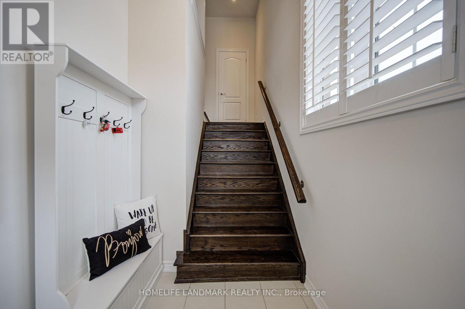 17 Etherington Way, Markham, Ontario  L6C 0X4 - Photo 5 - N13837782