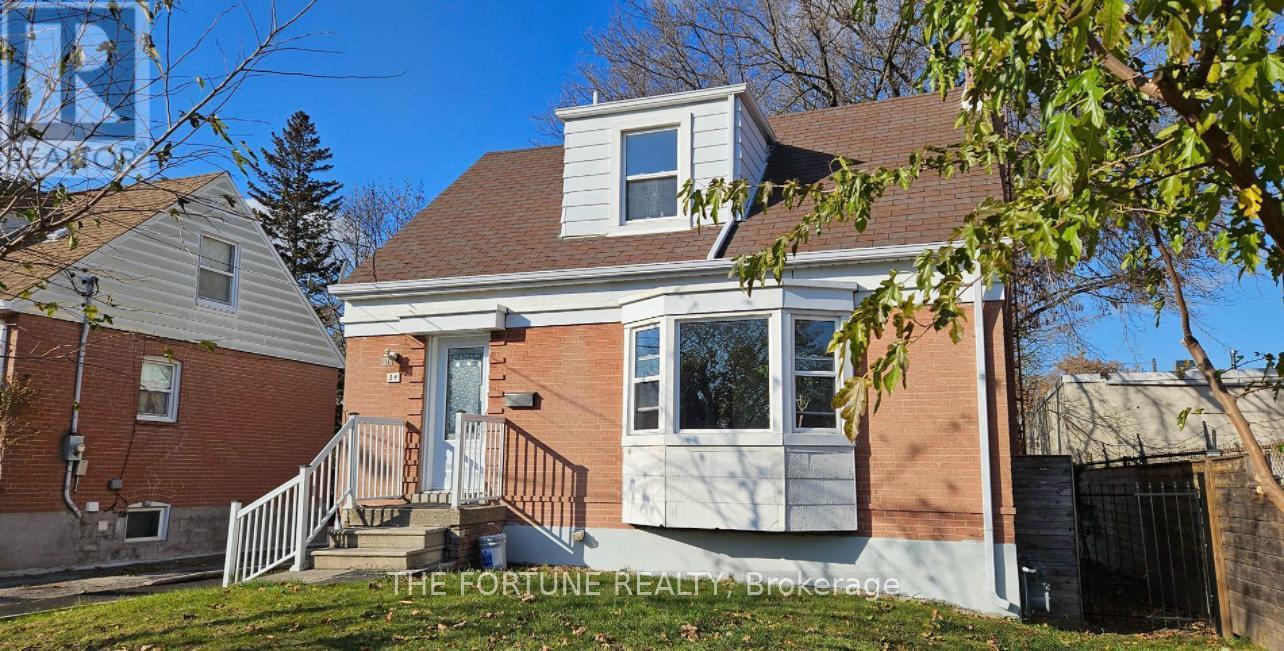 54 Patika Avenue, Toronto, Ontario  M9N 2E9 - Photo 2 - W13837756