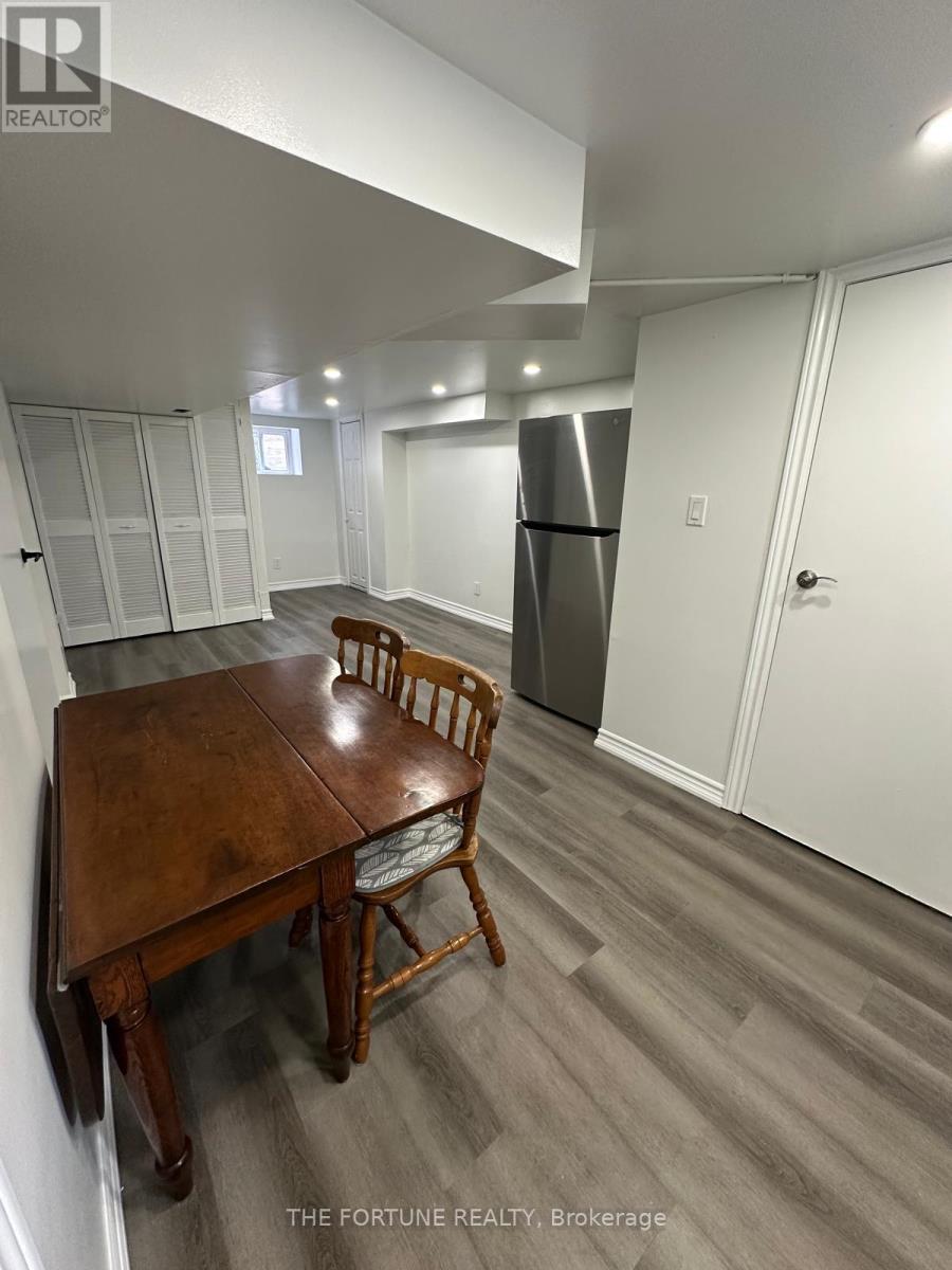 54 Patika Avenue, Toronto, Ontario  M9N 2E9 - Photo 4 - W13837756