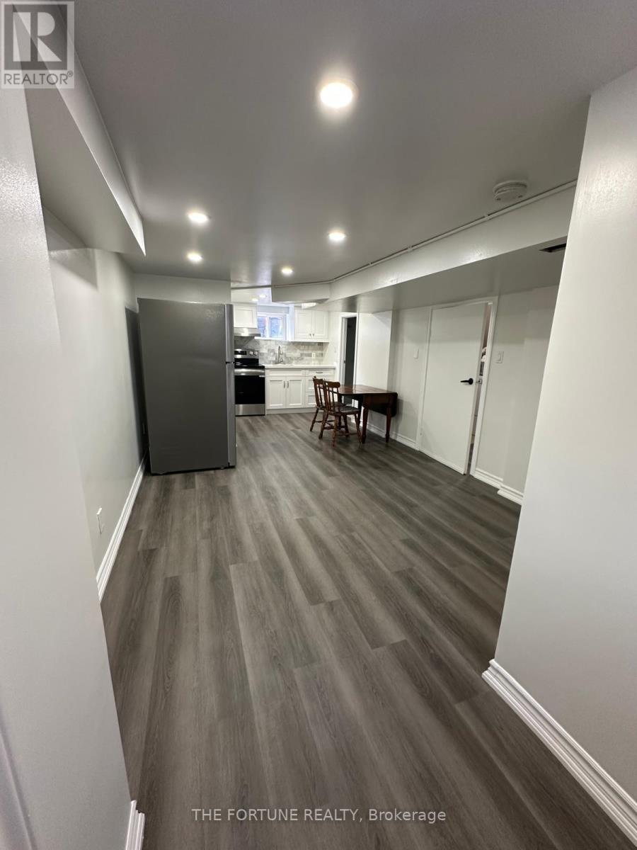 54 Patika Avenue, Toronto, Ontario  M9N 2E9 - Photo 7 - W13837756