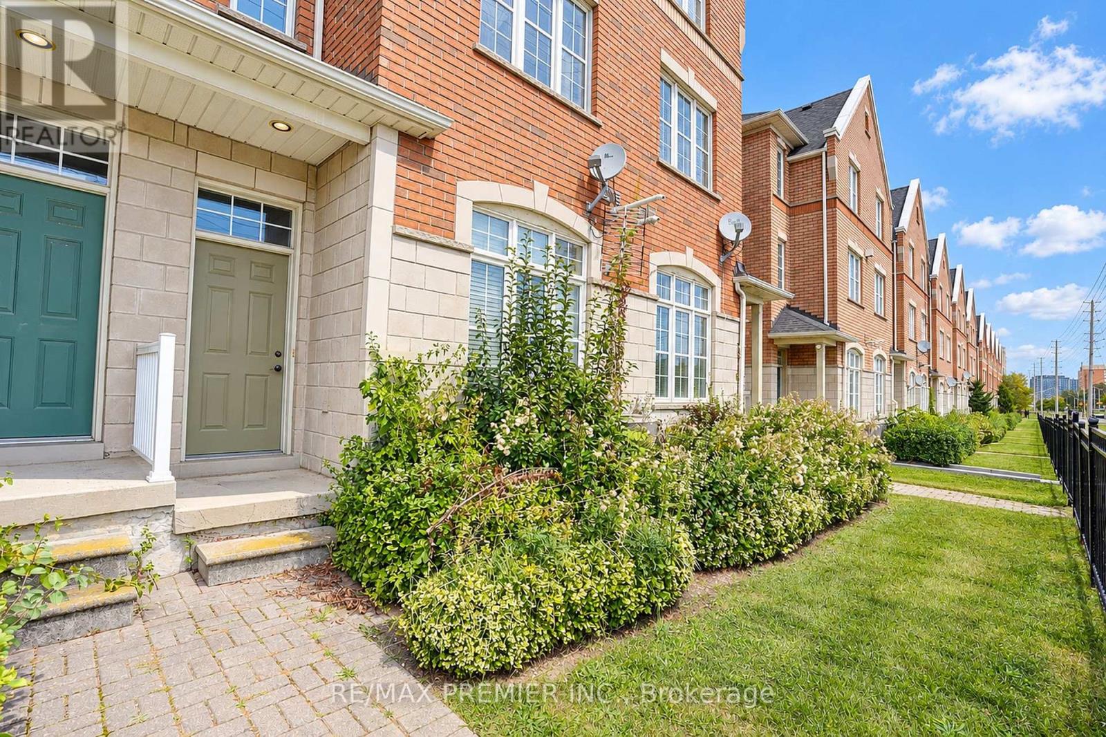 44 - 3030 Breakwater Court, Mississauga, Ontario  L5B 4N8 - Photo 4 - W13837758
