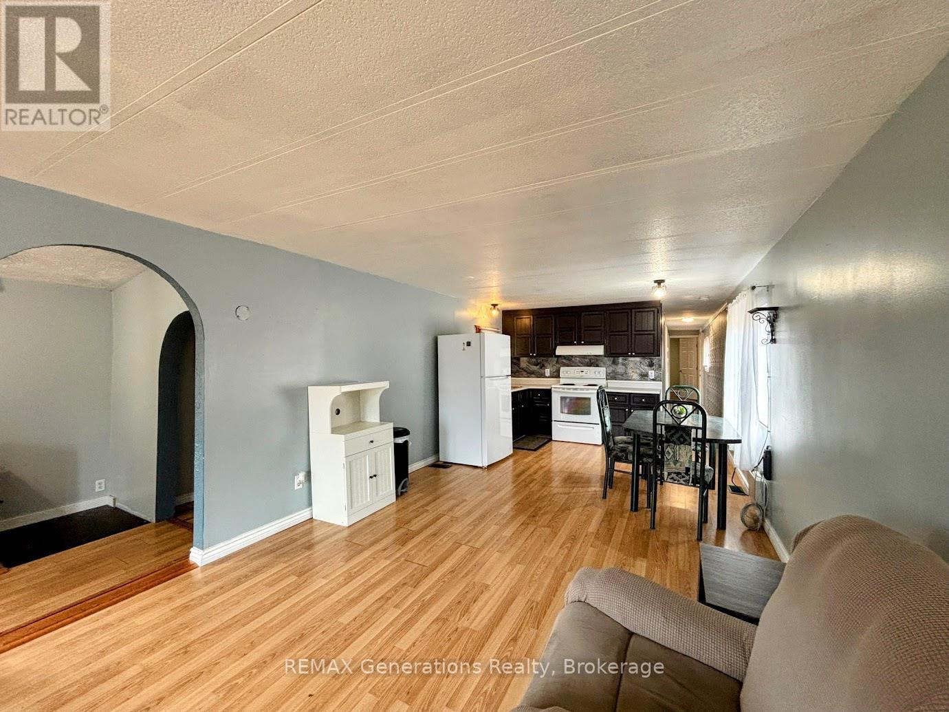25 Coveney Street, Marathon, Ontario  P0T 2E0 - Photo 5 - X13251172