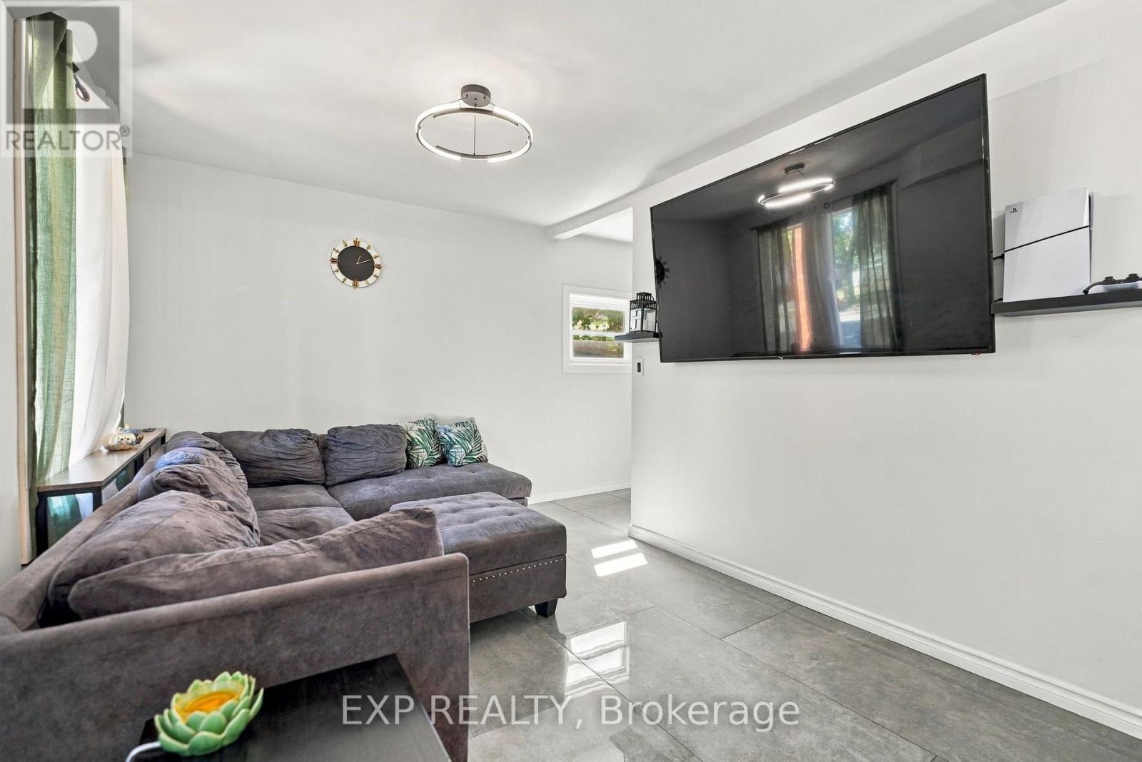 249 Wallace Avenue S, Welland, Ontario  L3B 1R7 - Photo 10 - X13837836
