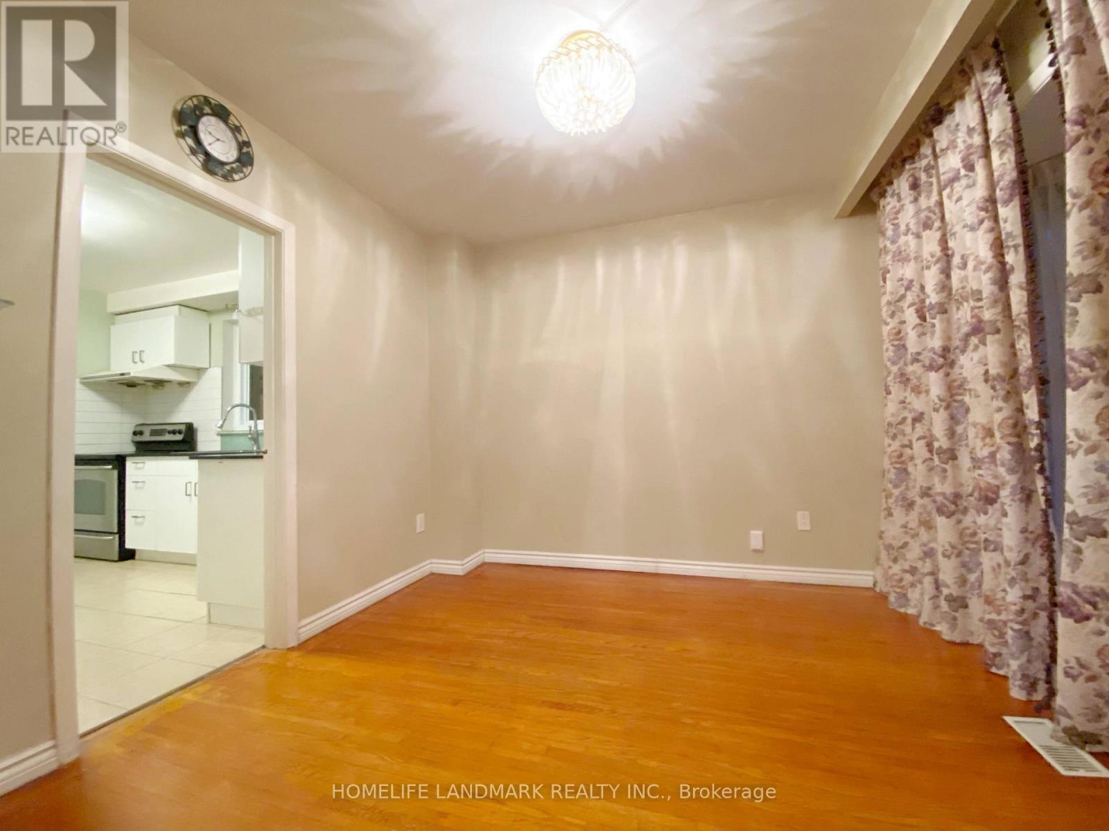 12 Lehar Crescent, Toronto, Ontario  M2H 1J5 - Photo 4 - C13837808