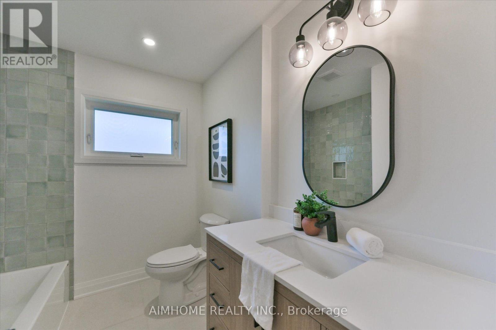 121 Wyndcliff Crescent, Toronto, Ontario  M4A 2J9 - Photo 20 - C13837826