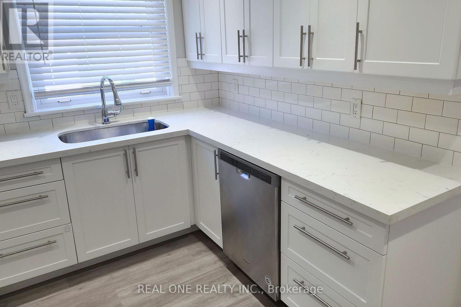 Main Level - 15 Castille Avenue, Toronto, Ontario  M1R 2B9 - Photo 11 - E13837786