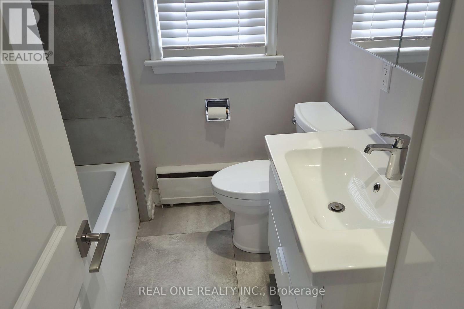 Main Level - 15 Castille Avenue, Toronto, Ontario  M1R 2B9 - Photo 17 - E13837786