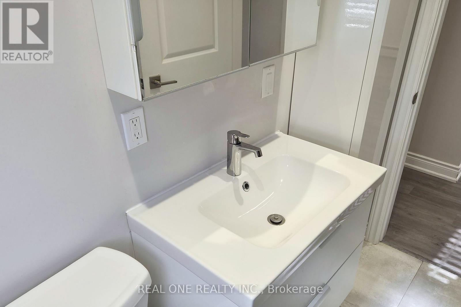 Main Level - 15 Castille Avenue, Toronto, Ontario  M1R 2B9 - Photo 20 - E13837786
