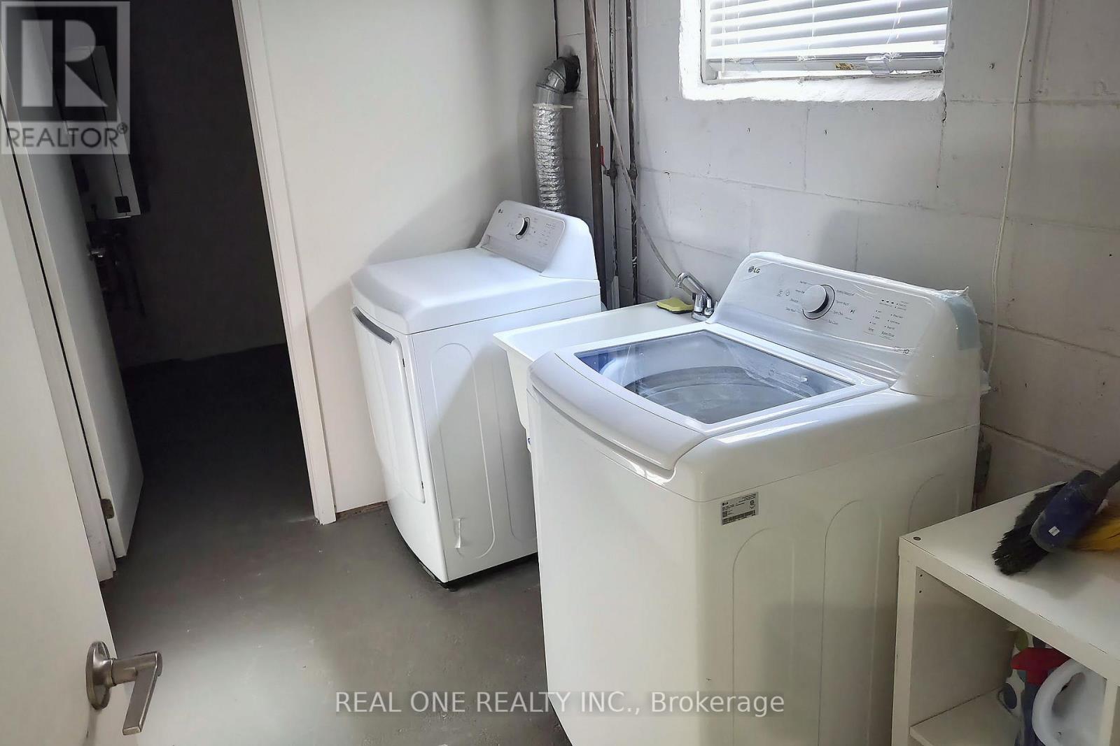 Main Level - 15 Castille Avenue, Toronto, Ontario  M1R 2B9 - Photo 31 - E13837786
