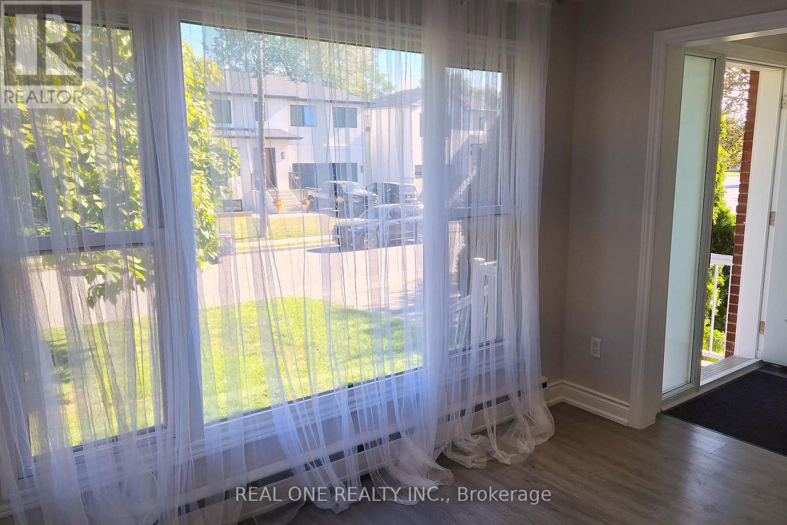 Main Level - 15 Castille Avenue, Toronto, Ontario  M1R 2B9 - Photo 8 - E13837786