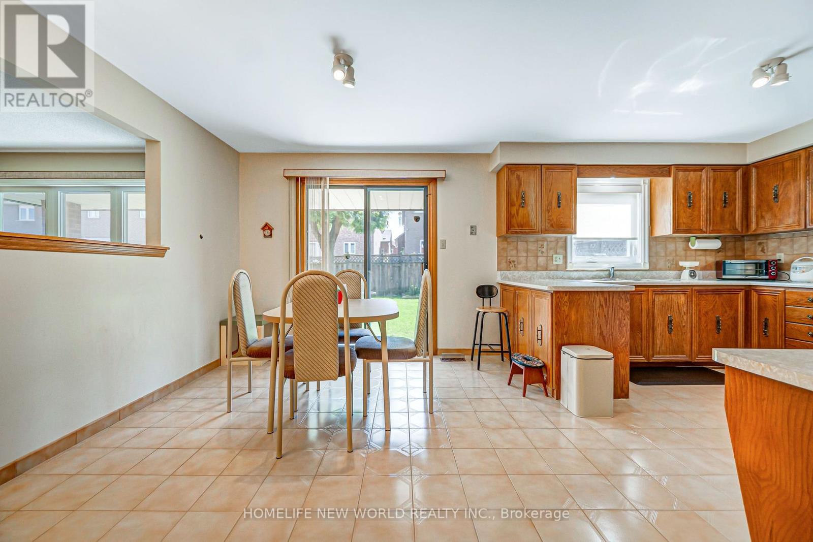 36 Purcell Square, Toronto, Ontario  M1V 3Y3 - Photo 14 - E13837822