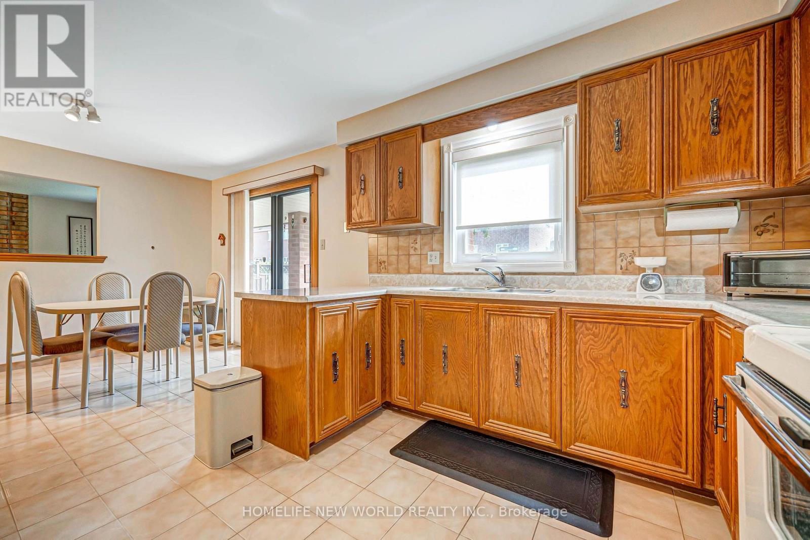36 Purcell Square, Toronto, Ontario  M1V 3Y3 - Photo 16 - E13837822
