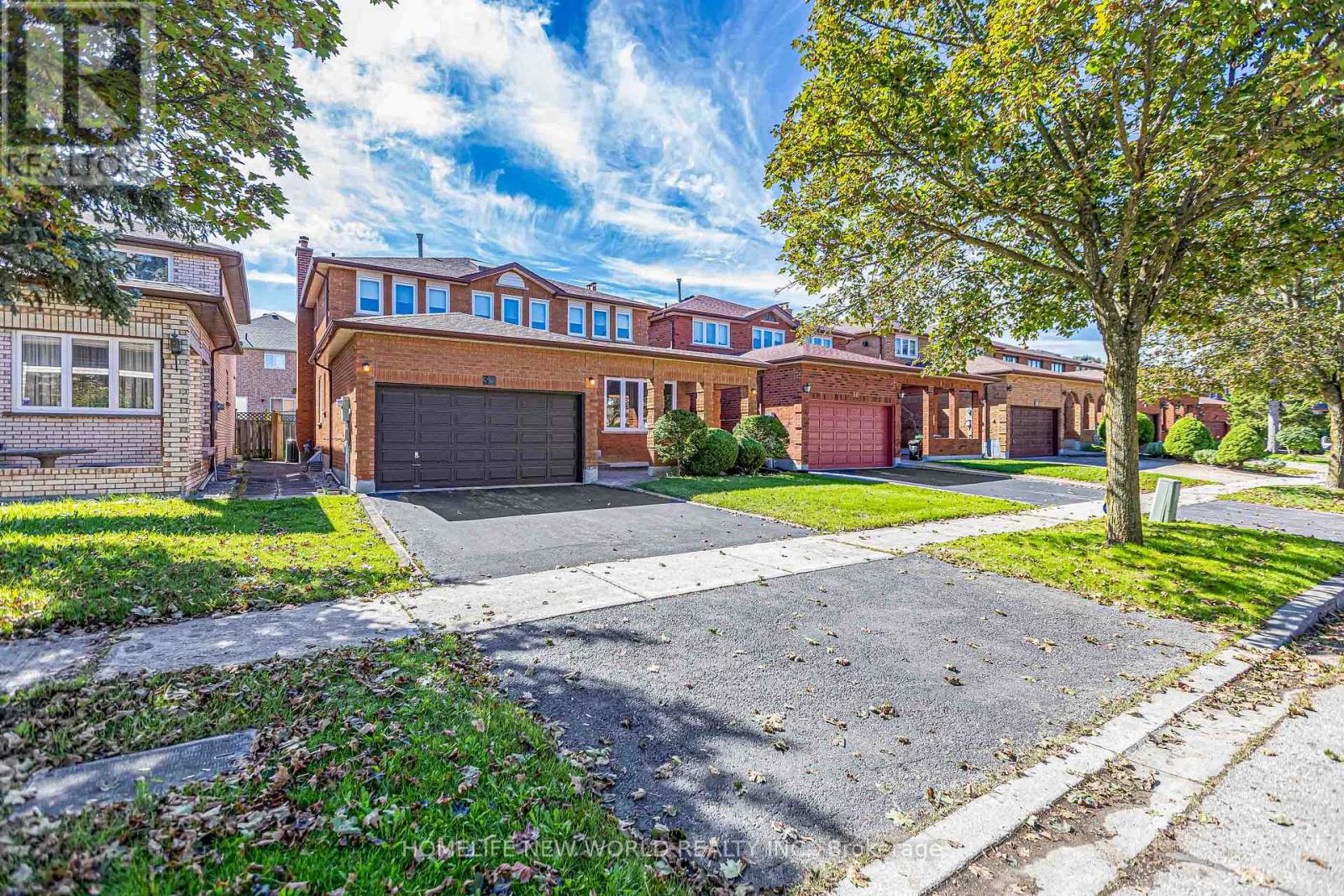 36 Purcell Square, Toronto, Ontario  M1V 3Y3 - Photo 2 - E13837822