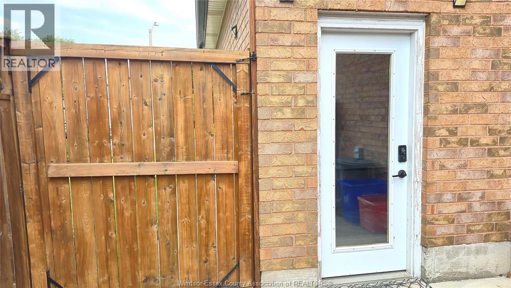 265 Geraldine Crescent Unit# Lower, Windsor, Ontario  N9E 4M8 - Photo 2 - 26023754