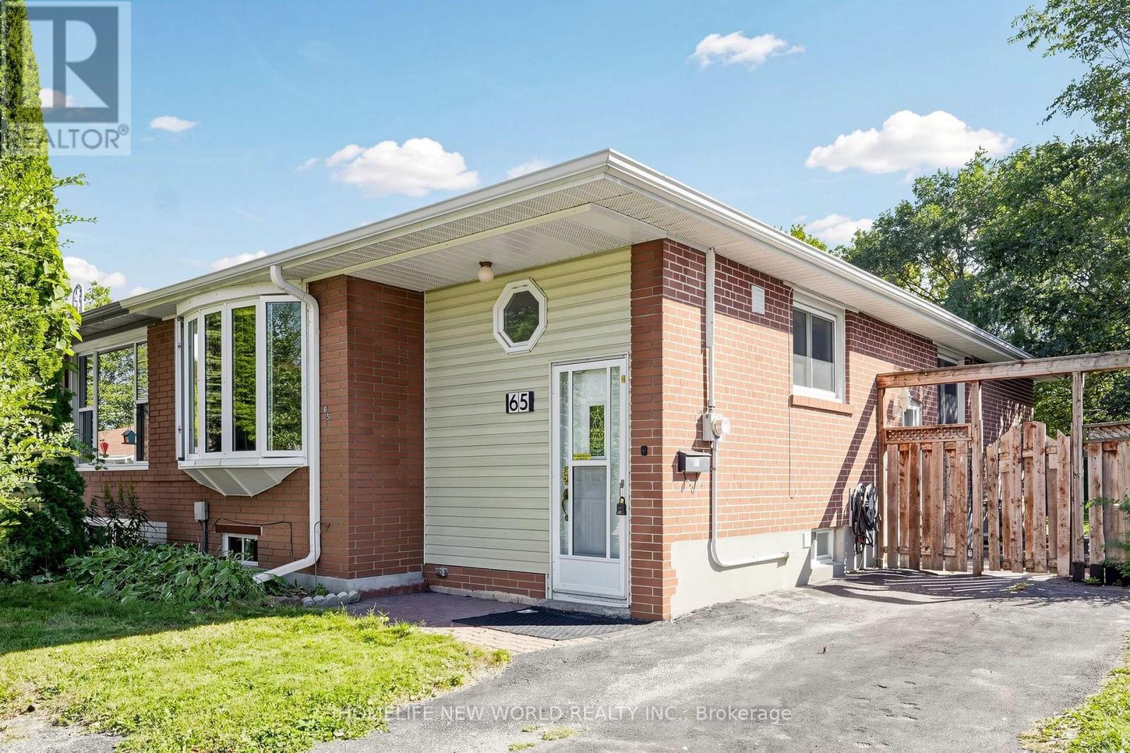 65 WALTER AVENUE, Newmarket, Ontario
