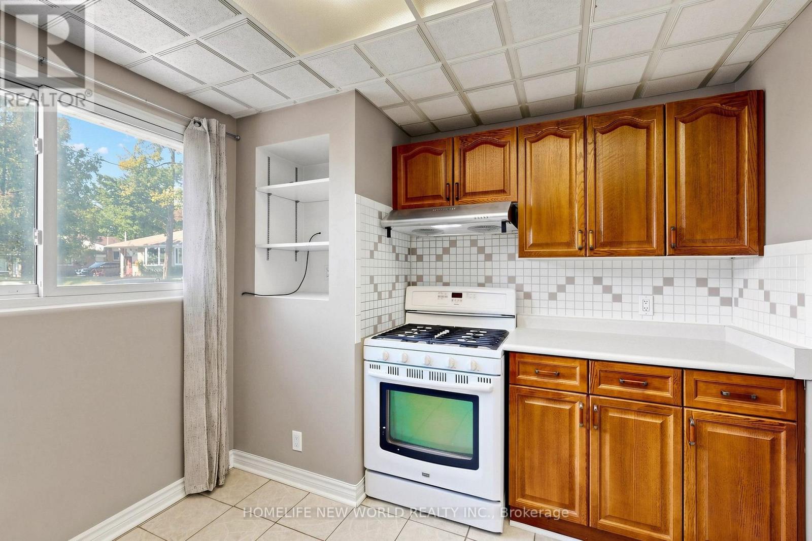 65 Walter Avenue, Newmarket, Ontario  L3Y 2T4 - Photo 8 - N13837802