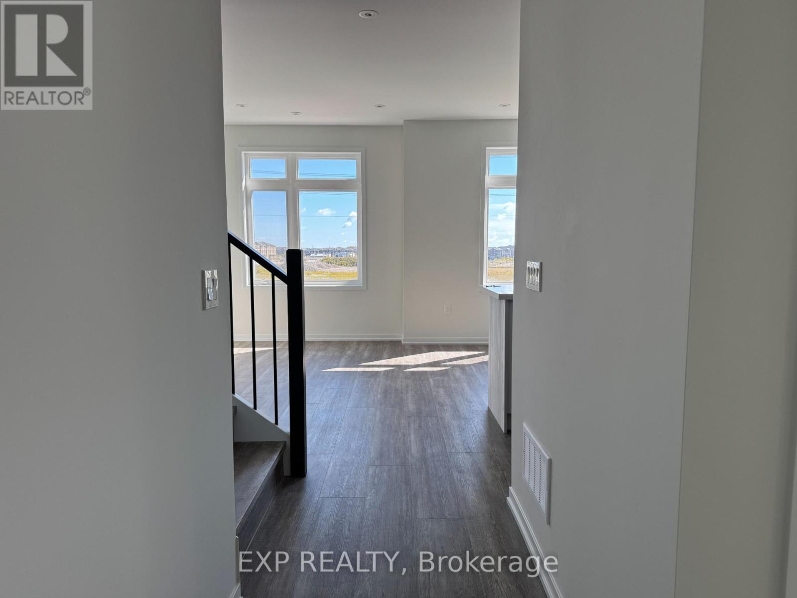 1472 19th Avenue, Richmond Hill, Ontario  L4E 1P5 - Photo 2 - N13837828
