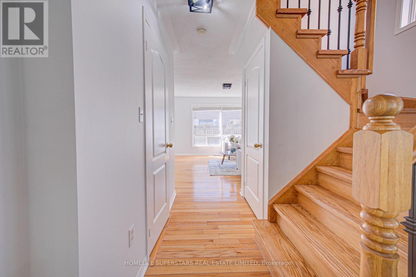 750 Irving Terrace, Milton, Ontario  L9T 6H2 - Photo 7 - W13837792