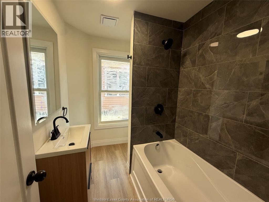 643 Pierre Unit# 2, Windsor, Ontario  N9A 2K3 - Photo 2 - 26023846