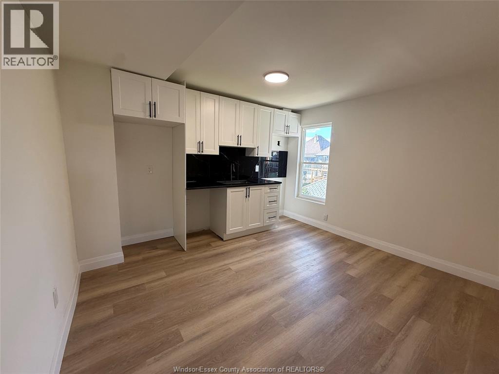 643 Pierre Unit# 2, Windsor, Ontario  N9A 2K3 - Photo 3 - 26023846