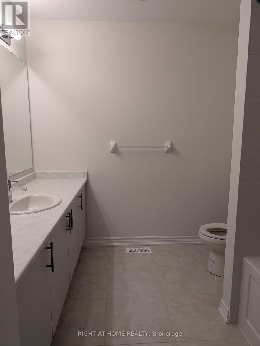 1052 Periwinkle Crescent, Woodstock, Ontario  N4S 7W2 - Photo 11 - X13837840