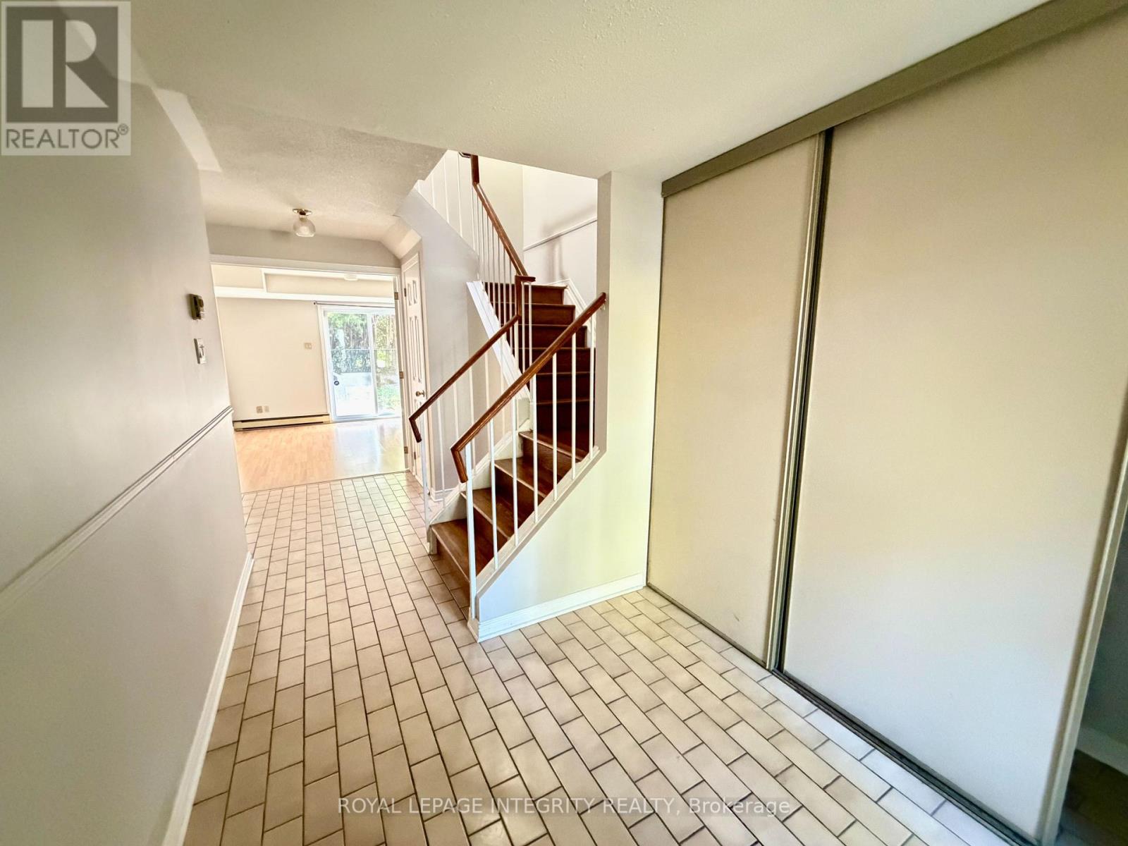 46 Arbordale Crescent, Ottawa, Ontario  K2G 5C9 - Photo 2 - X13837872