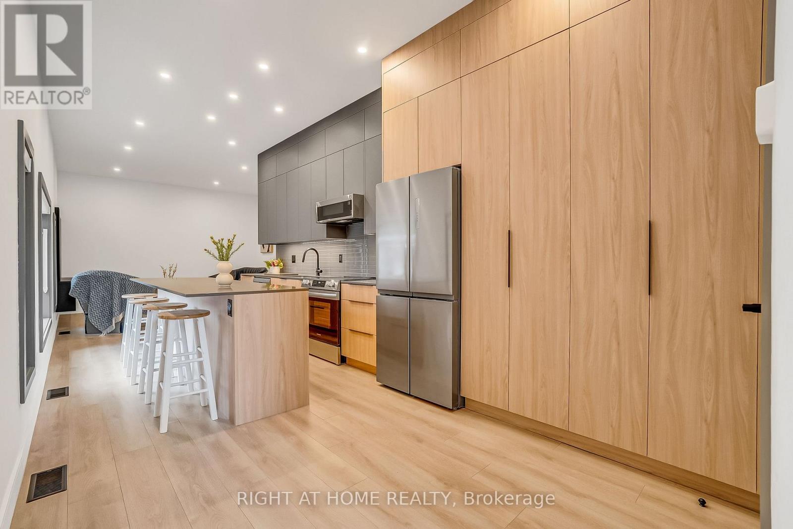 1169 Davenport Road, Toronto, Ontario  M6H 2G6 - Photo 5 - C13837852
