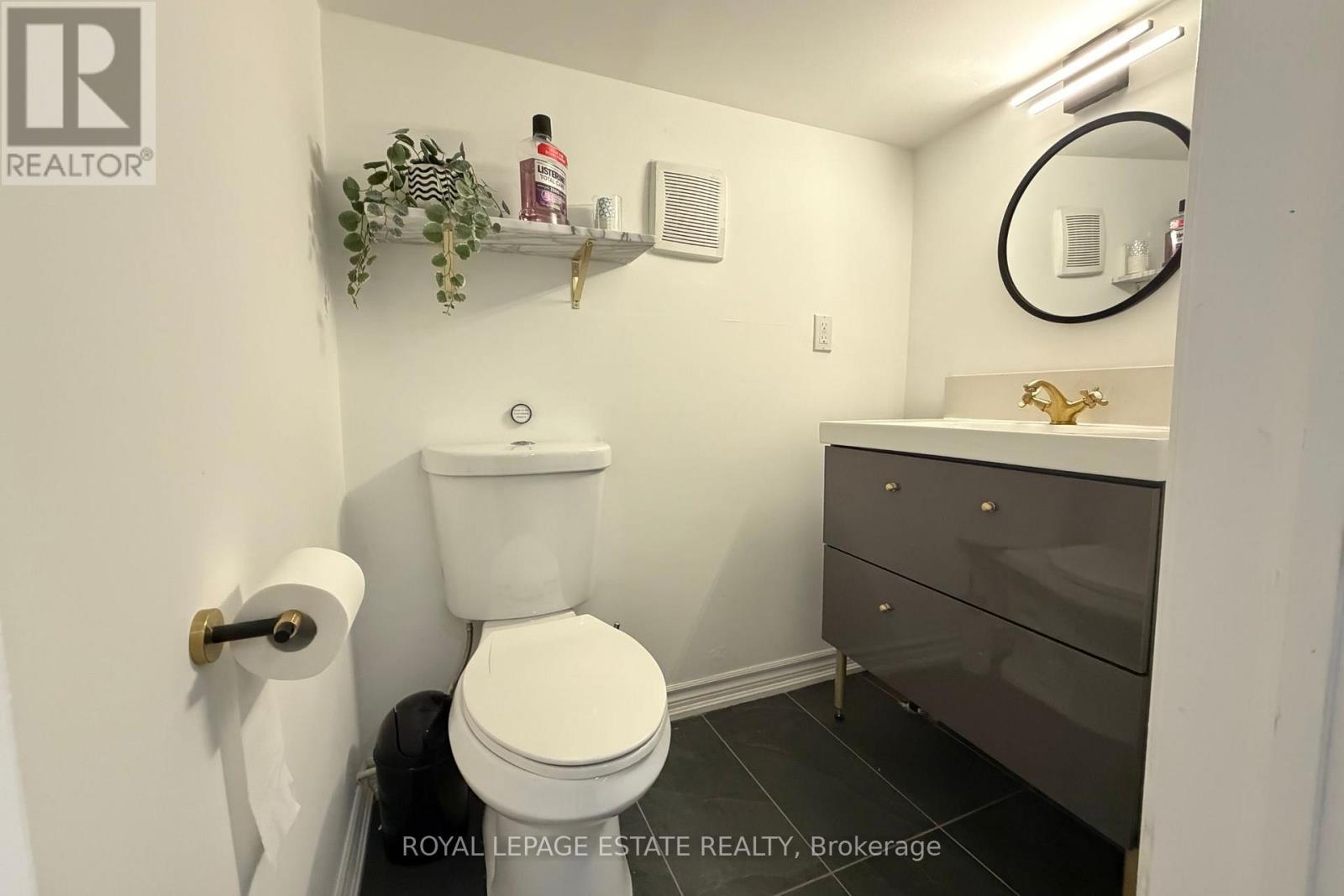 1144 Queen Street E, Toronto, Ontario  M4M 1L1 - Photo 12 - E13837878