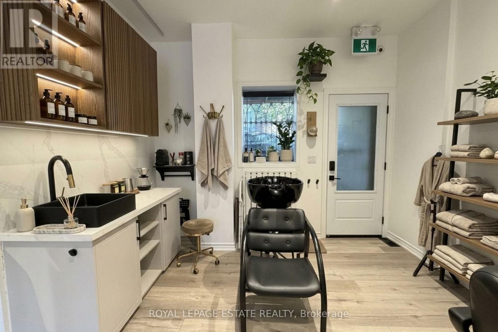1144 Queen Street E, Toronto, Ontario  M4M 1L1 - Photo 6 - E13837878