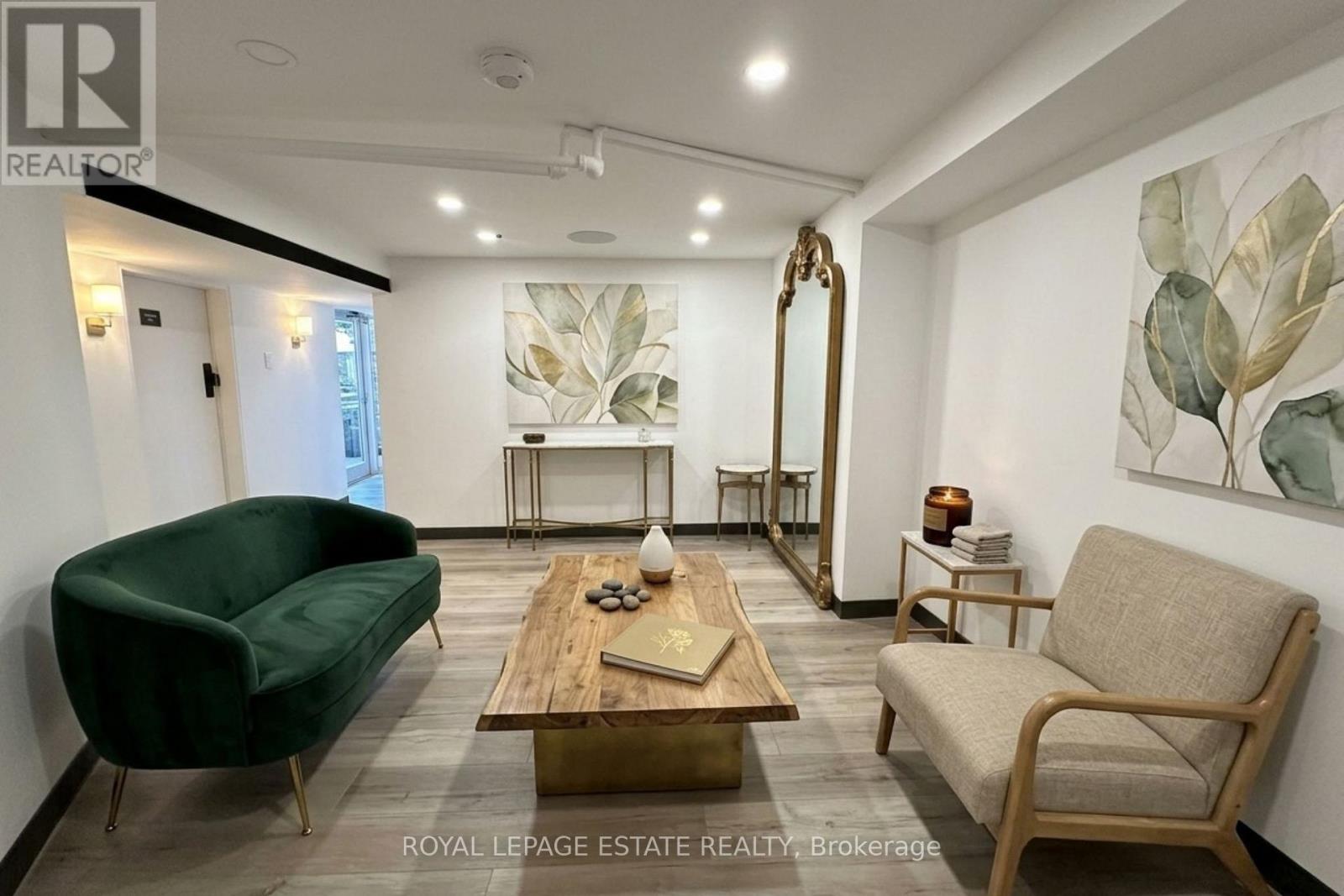 1144 Queen Street E, Toronto, Ontario  M4M 1L1 - Photo 9 - E13837878