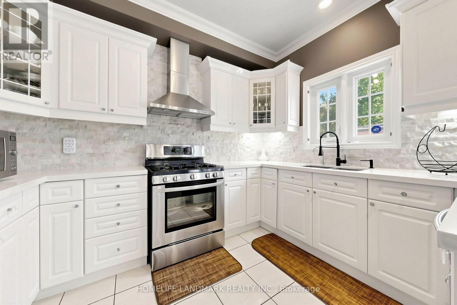 1 Trent Street, Aurora, Ontario  L4G 7E7 - Photo 11 - N13837874