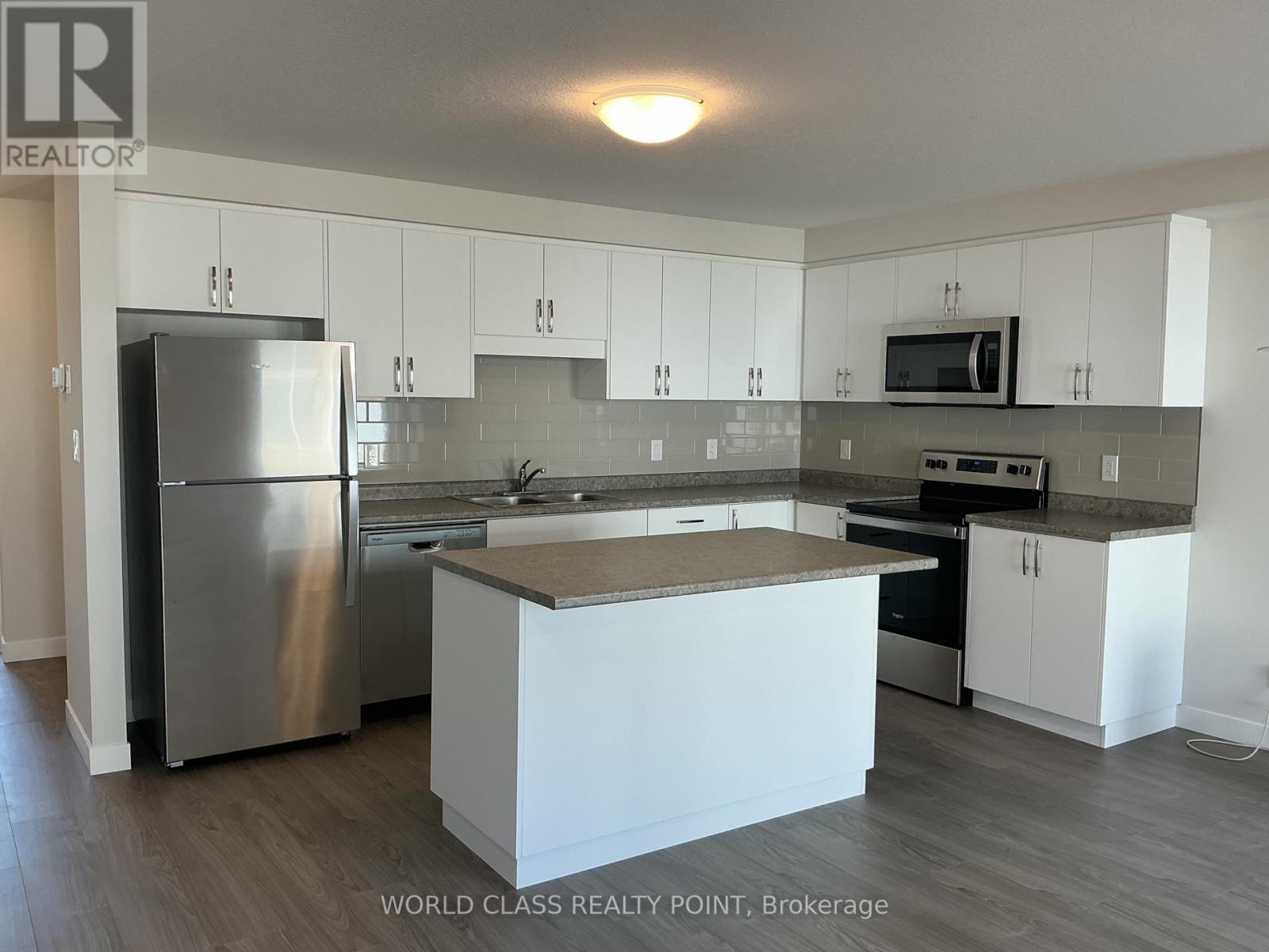 8 Beverly Street, Springwater, Ontario  L0L 1P0 - Photo 2 - S13837868