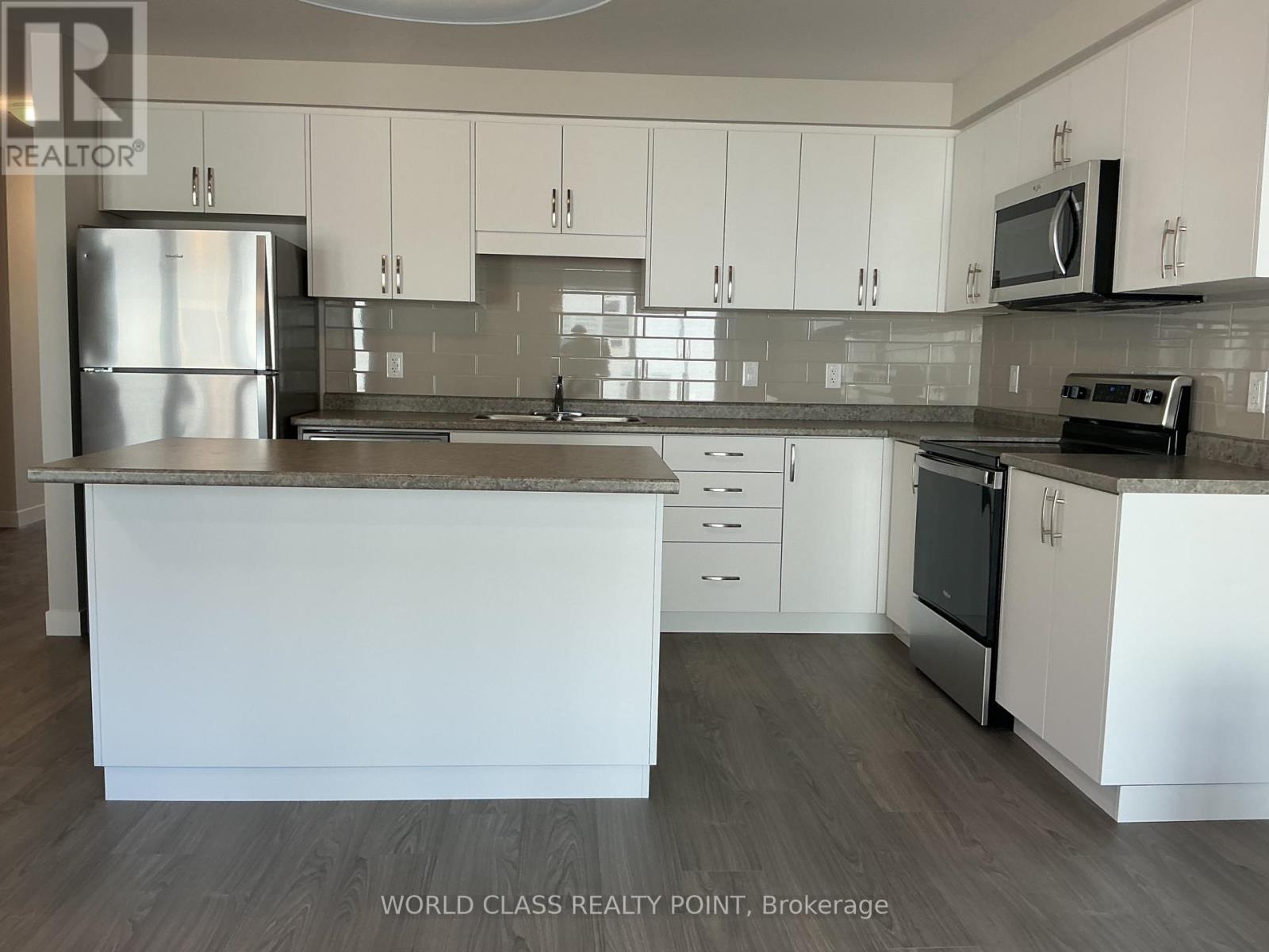 8 Beverly Street, Springwater, Ontario  L0L 1P0 - Photo 3 - S13837868