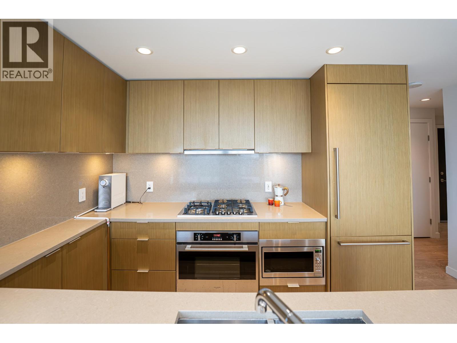 1607 125 E 14th Street, North Vancouver, British Columbia  V7L 0E6 - Photo 8 - R3170096