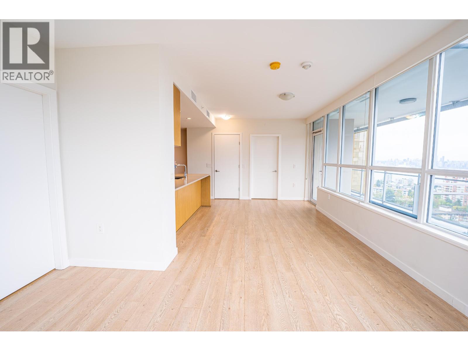 1607 125 E 14th Street, North Vancouver, British Columbia  V7L 0E6 - Photo 6 - R3170096