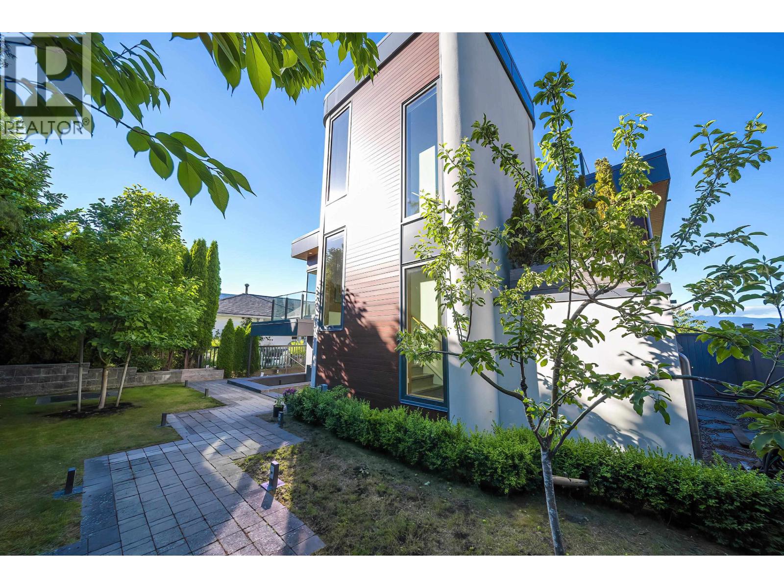 2863 W King Edward Avenue, Vancouver, British Columbia  V6L 1V1 - Photo 2 - R3170296