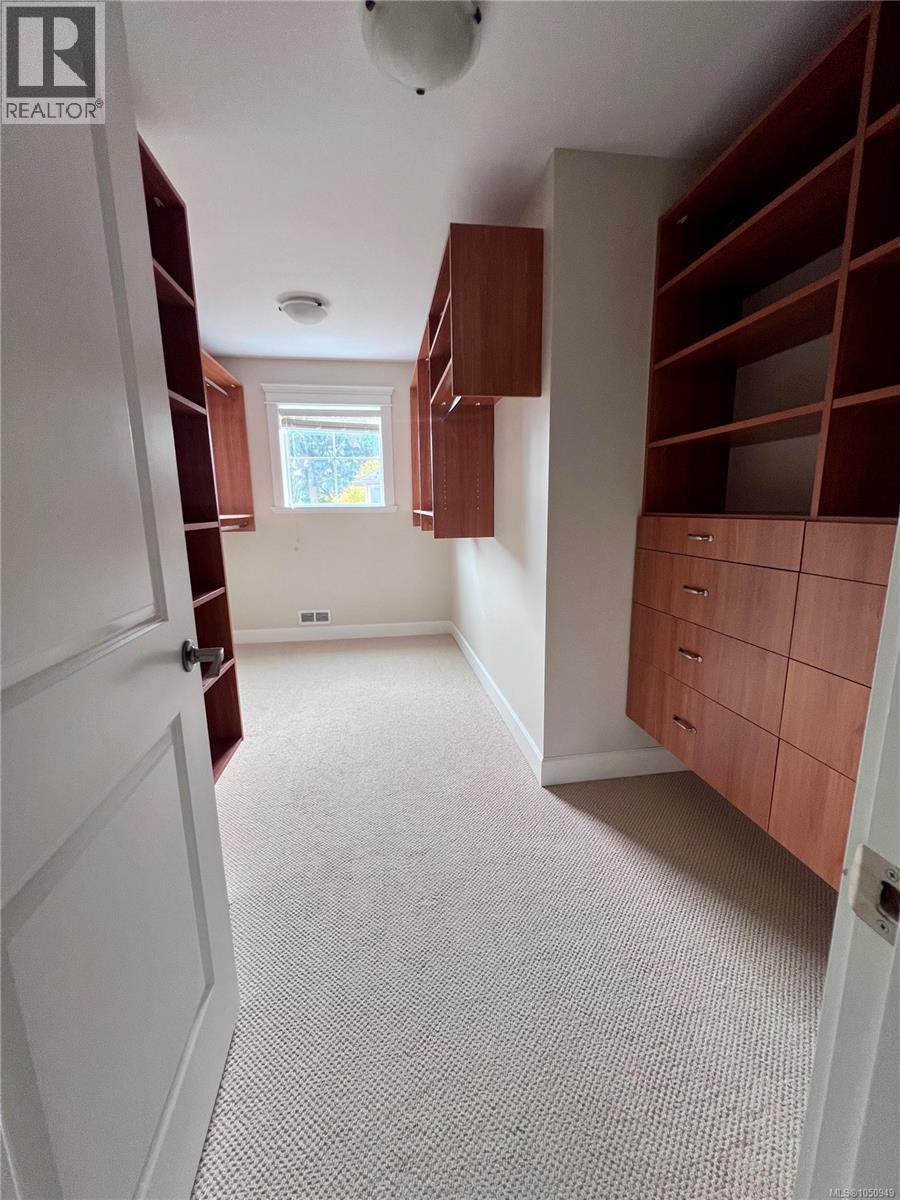 4973 La Quinta Pl