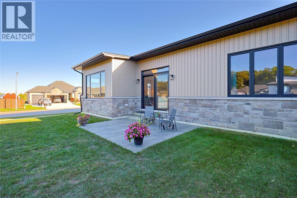 3532 Rowdy Road, Plympton-Wyoming, Ontario  N0N 1E0 - Photo 6 - 26023653